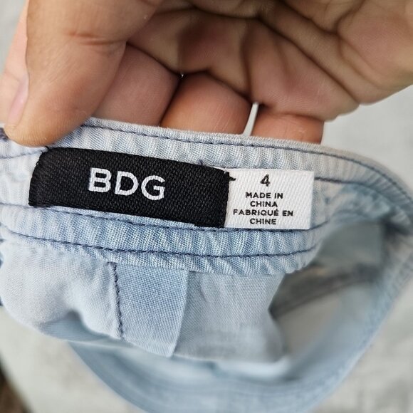 BDG Urban Outfitters Mini Skirt Womens Size 4 Light Blue Lyocell Front Slits - Picture 3 of 7